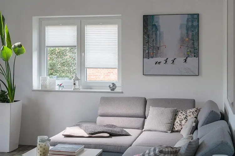 Faltstorevorhang in Farbe weiß