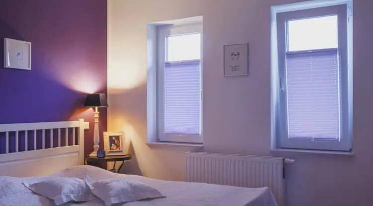 Plissee Rollo VS2 am Fenster Schlafzimmer